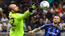 Sempat bermain untuk kesebelasan asal Polandia, Lechia Gdansk, Vanja kini berkarier di Italia seperti sang kakak dengan bergabung ke Torino dan menjadi kiper utama hingga kini. (AFP/Isabella Bonotto)