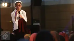 Direktur Markting PT Sido Muncul Irwan Hidayat berbagi pengalaman menjadi entepreneur di hadapan para peserta hari kedua EMTEK Goes To Campus (EGTC) 2017 yang digelar di Auditorium Universitas Negeri Semarang, Kamis (6/4). (Liputan6.com/Yoppy Renato)