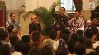 Presiden Joko Widodo memberi sambutan saat menerima perwakilan nelayan seluruh Indonesia di Istana Negara, Jakarta, Selasa (22/1). Jokowi mengingatkan para nelayan serta pengusaha perikanan untuk menggunakan Bank Mikro Nelayan. (Liputan6.com/Angga Yuniar)