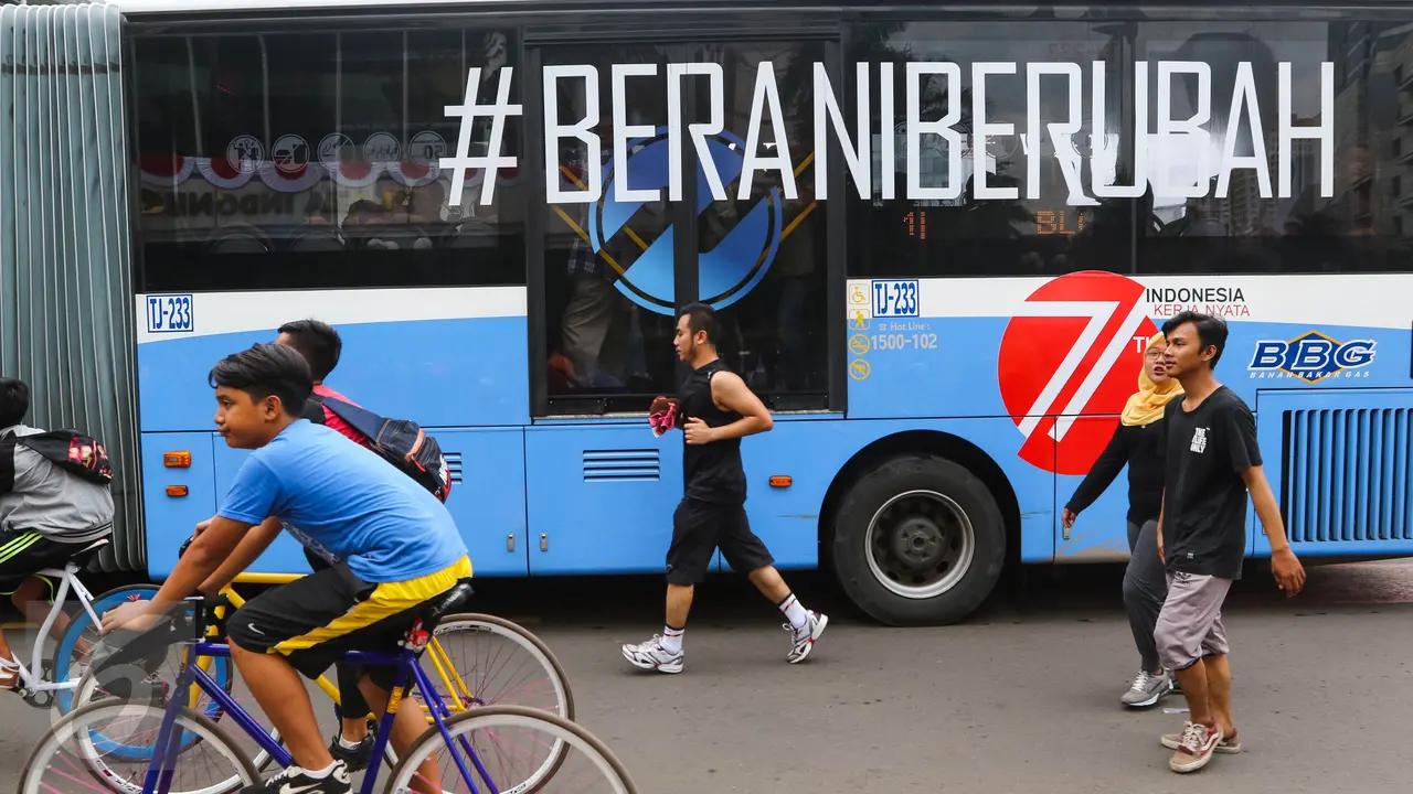 Ada Merdeka atau Macet di Bus Transjakarta