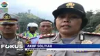 Jawa Barat Jumat sore kembali dibuka. Meski demikian kendaraan yang boleh melintas hanya mobil pribadi dan angkutan kota.