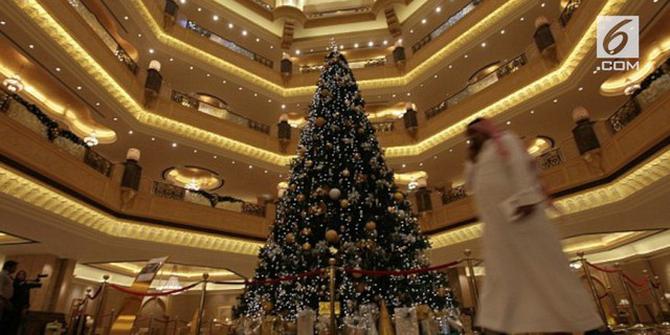 VIDEO: Unik, Pohon Natal Termahal di Dunia Justru Ada di Arab