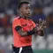 Wasit Somalia, Omar Abdulkadir Artan, memberi isyarat selama pertandingan Grup D Piala Afrika (CAN) 2024 antara Mauritania dan Aljazair di Stade de la Paix di Bouake pada 23 Januari 2024. (KENZO TRIBOUILLARD/AFP)