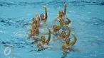 Tim renang indah Indonesia berhasil merebut medali perunggu di nomor Team Free Combination SEA Games 2015 Singapura, Kamis (4/6/2015). Salah satu aksi tim renang indah Indonesia saat tampil di OCBC Aquatic, Kamis (4/6). (Liputan6.com/Helmi Fithriansyah)