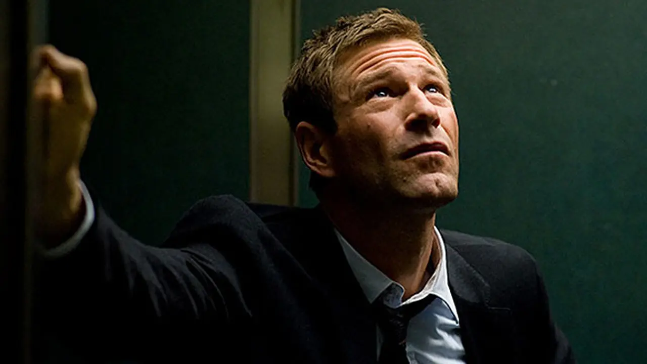 aaron-eckhart-140110b.jpg