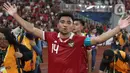 Pada injury time, Alejandro Garnacho menguji refleks Ernando Ari. Laga berakhir dengan Argentina menang 2-0. (Liputan6.com/Helmi Fithriansyah)