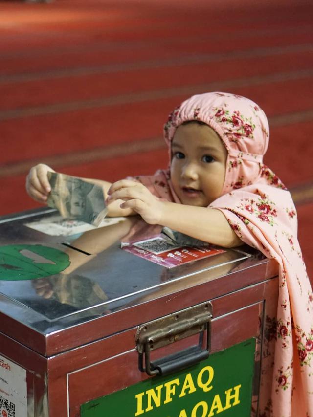 7 Potret Terbaru Salma Jihane, Putri Atiqah dan Rio Dewanto yang Menggemaskan