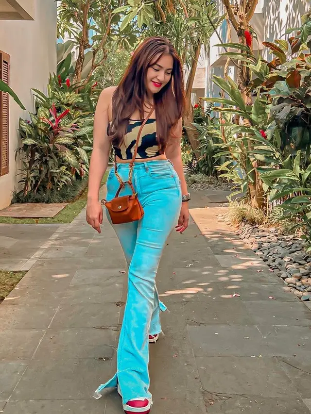 Potret Nathalie Holscher #OOTD (Instagram/@nathalieholscher)