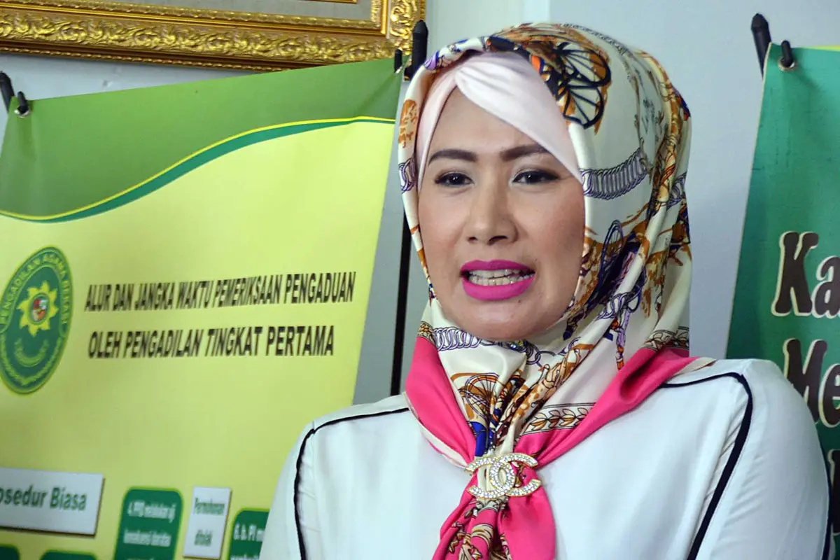 [Bintang] Sidang Cerai Donny Kesuma