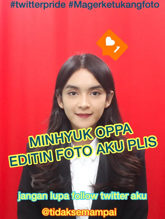 Minta Background Jadi Merah, Ini 7 Editan Netizen yang Bikin Geleng Kepala