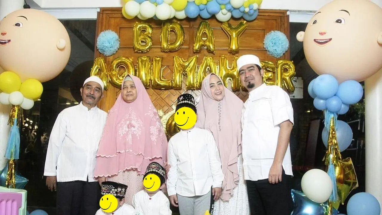Ibunda Meninggal Dunia, Ini 6 Momen Kenangan Ustaz Solmed Bersama Mendiang