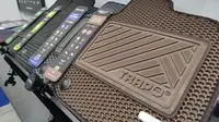 Karpet mobil Trapo Hex Ultimate bermotif hexagonal. (Septian/Liputan6.com)
