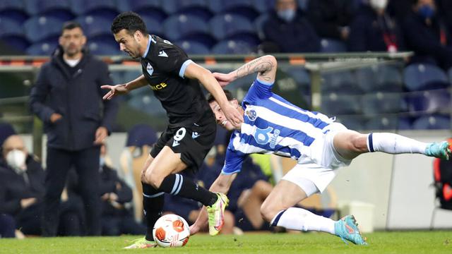 FOTO: Lazio Tumbang di Kandang Porto