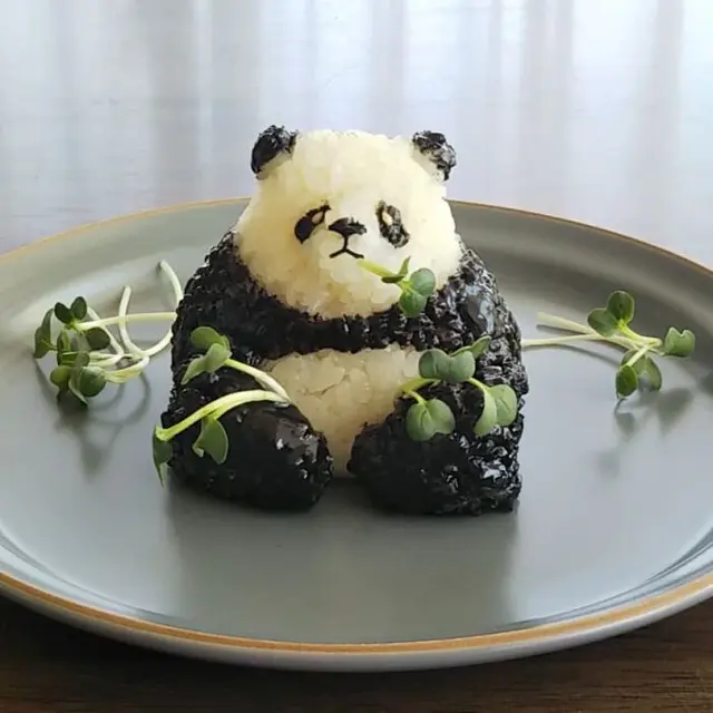 6 Onigiri Unik Bentuk Binatang Ini Bikin Enggak Tega Makannya