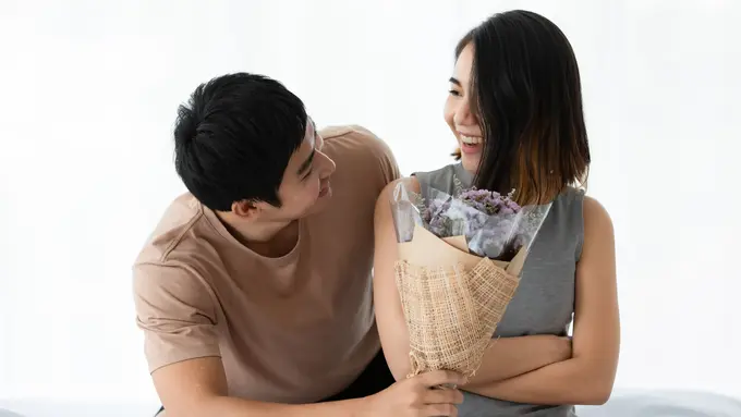 perempuan dan pasangan 27 agustus romantis