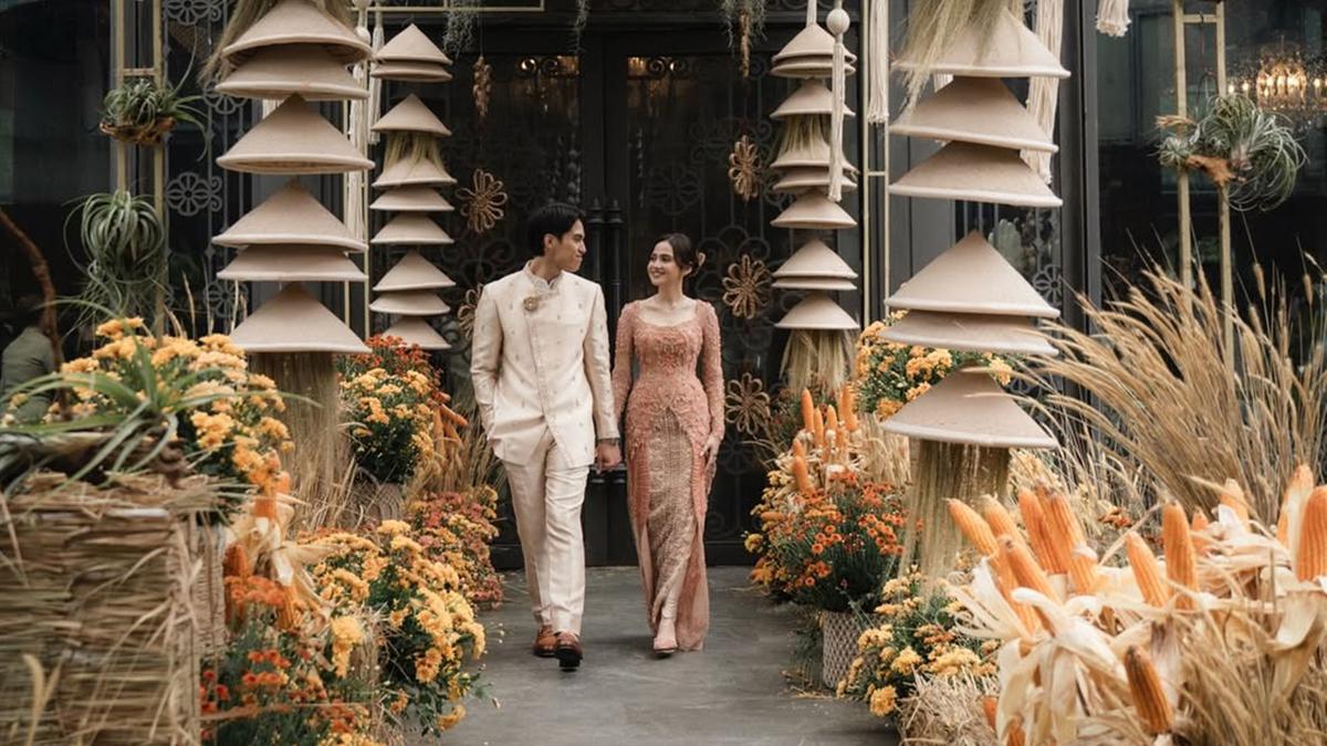 6 Detail Dekorasi Lamaran El Rumi dan Syifa Hadju, Unik dengan Caping Mirip Janur