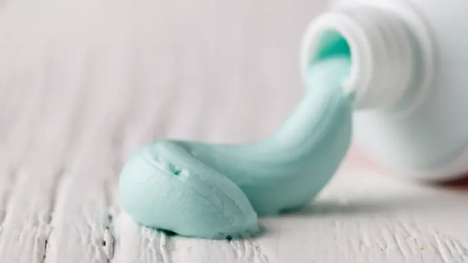 Wajib Coba! Ini 4 Manfaat Pasta Gigi Untuk Kecantikan