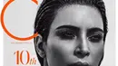 Istri Kanye West ini tampak 'topless' ketika berpose untuk sampul majalah C. (via eprotoeu.mtiny.com)