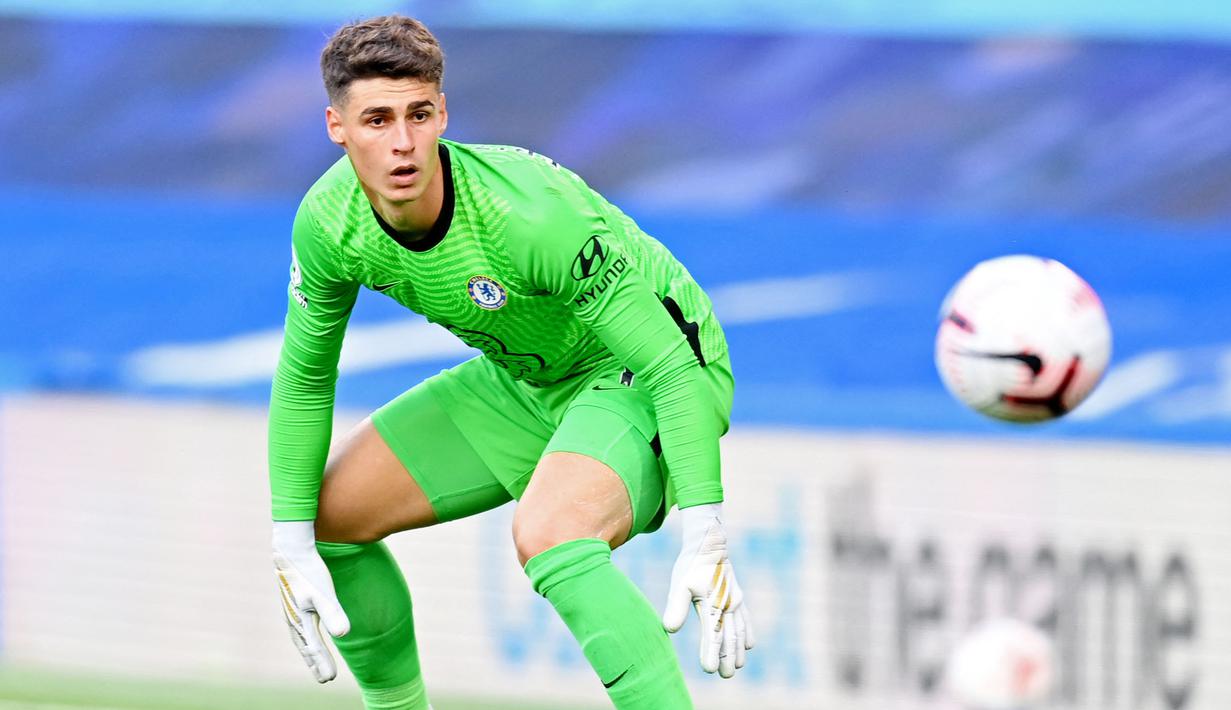 Kepa Arrizabalaga. Kiper 26 tahun ini didatangkan Chelsea dari Athletic Bilbao pada musim 2018/2019 dengan nilai transfer sebesar 80 juta euro. Dua musim menjadi kiper utama, musim lalu dirinya hanya tampil 14 laga, tergeser oleh kehadiran Edouard Mendy. (Foto: AFP/Pool/Michael Regan)