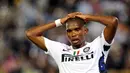 Reaksi kekecewaan dari Samuel Eto'o yang gagal menuntaskan peluang ketika Inter Milan ditahan imbang 0-0 Bologna dalam partai perdana Serie A di Stadio Renato Dall'Ara, 30 Agustus 2010. AFP PHOTO/ALBERTO PIZZOLI