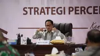 Mendagri saat Rapat Koordinasi Strategi Percepatan Vaksinasi bersama jajaran Pemerintah Provinsi Sulawesi Tenggara di Rumah Jabatan Gubernur Sultra, Kendari, Sabtu (11/12/2021).