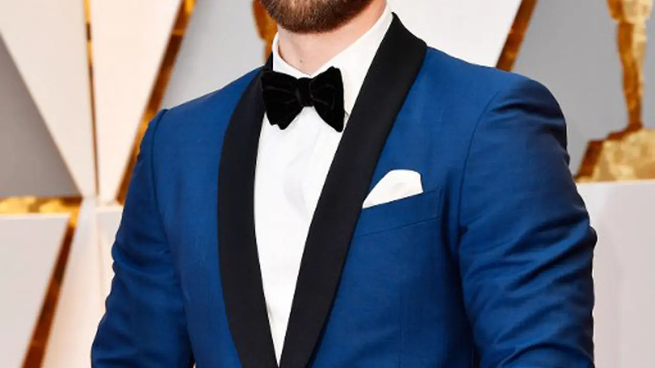 [Bintang] Scarlett Johansson dan Chris Evans