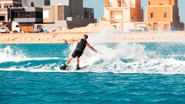 Laut Merah Arab Saudi memiliki segudang keindahan laut yang bisa dieksplor