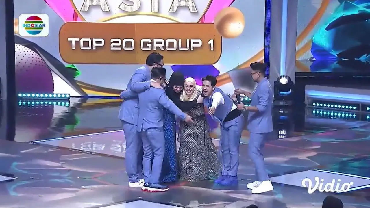 Lesti Kejora disambut teman-temannya untuk reuni di ajang Dangdut Academy Asia 6.