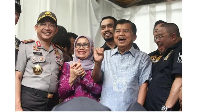7 Potret Jusuf Kalla Bareng Istrinya Mufidah, Harmonis Banget