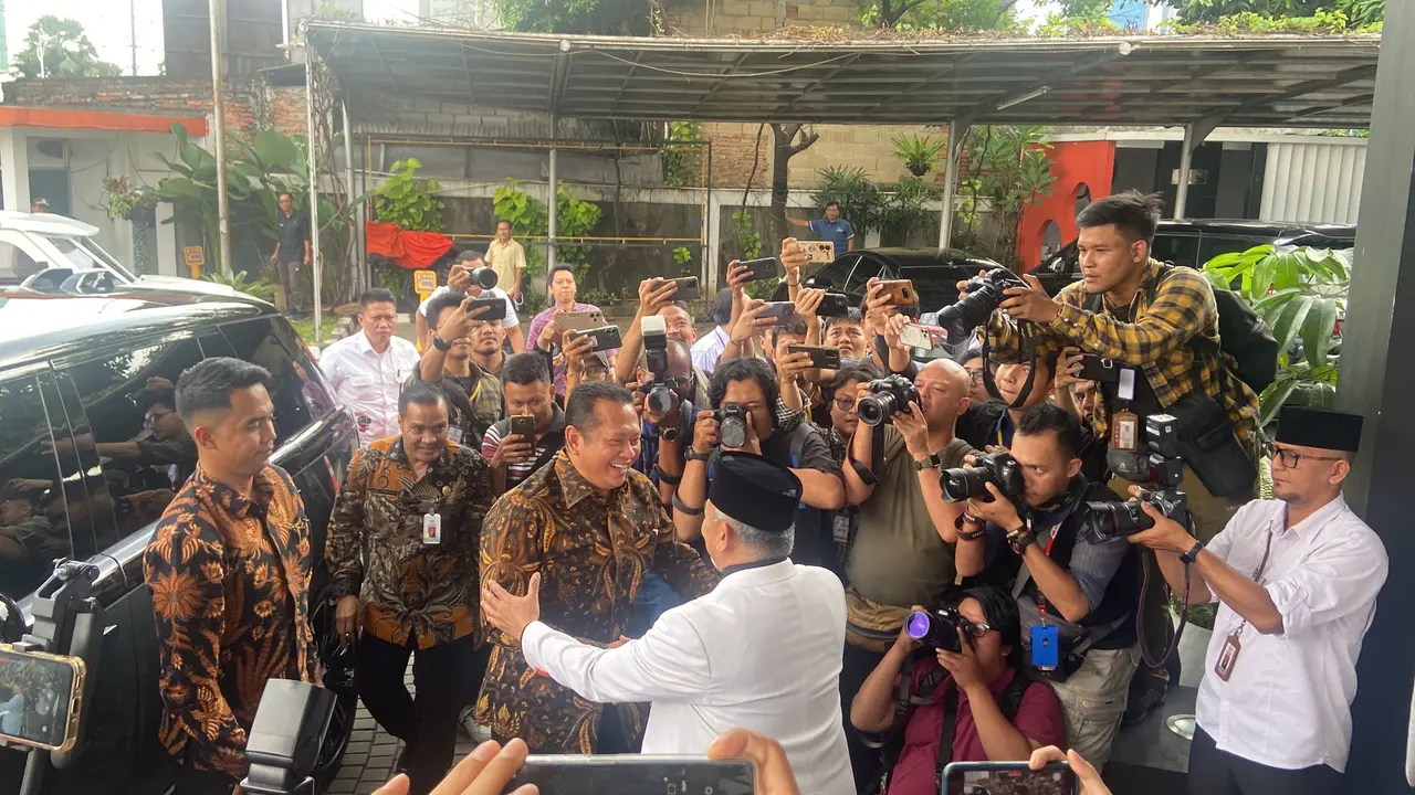 Ketua MPR RI Bambang Soesatyo saat tiba di Markas DPP PKS, Jakarta Selatan.