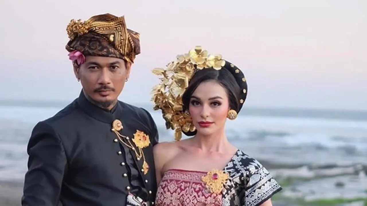 Selalu Menemani, Ini 6 Potret Setia Nora Alexandra dengan Jerinx SID