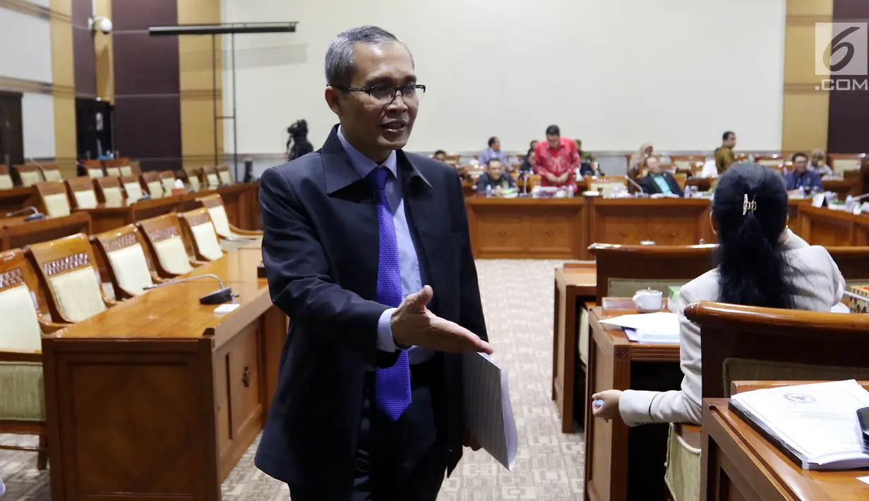 Calon Pimpinan (Capim) Komisi Pemberantasan Korupsi (KPK) yang juga merupakan Wakil Ketua KPK, Alexander Marwata hadir dalam uji kepatutan dan kelayakan (Fit and Proper test) Capim KPK di Komisi III DPR, Gedung Parlemen, Senayan Jakarta, Kamis (12/9/2019). (Liputan6.com/Johan Tallo)