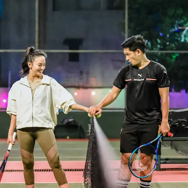 7 Momen Seru Ririn Ekawati dan Ibnu Jamil Olahraga, Main Tenis Sambil Pacaran