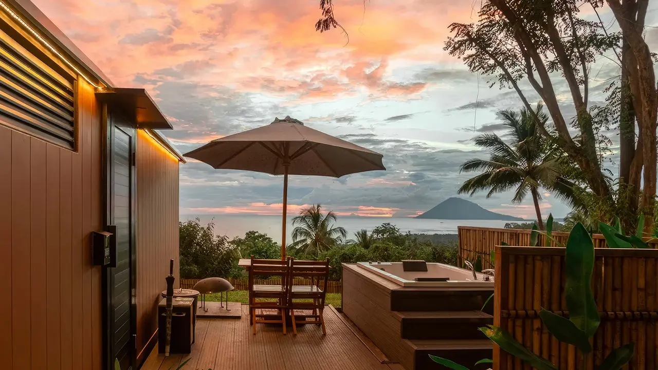 Bobocabin Bunaken Hills di Jalan Molas–Tongkaina