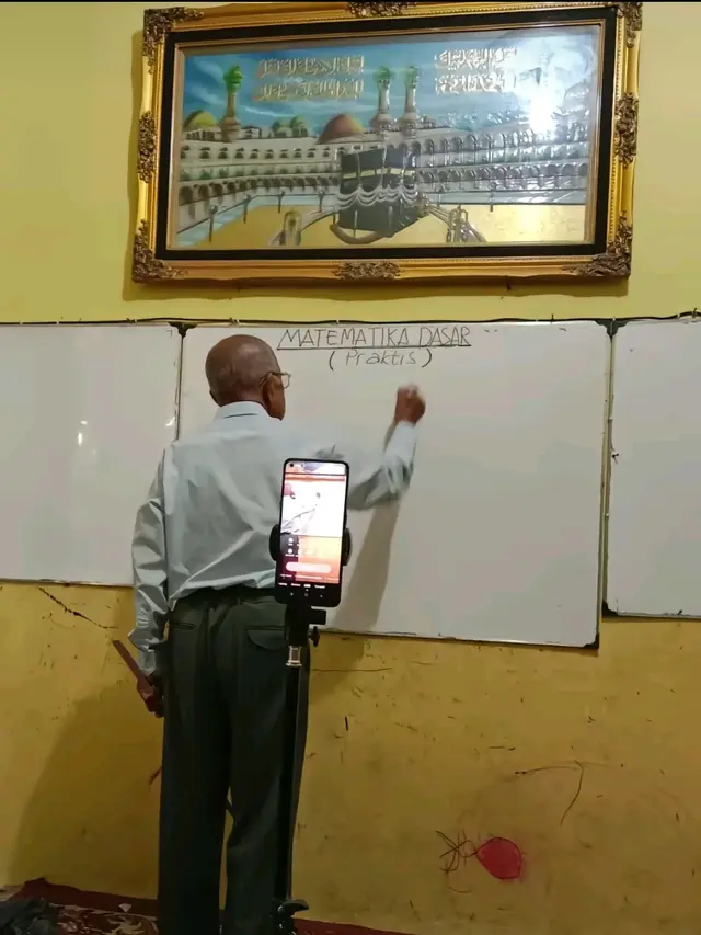 Mbah Guru Matematika Viral