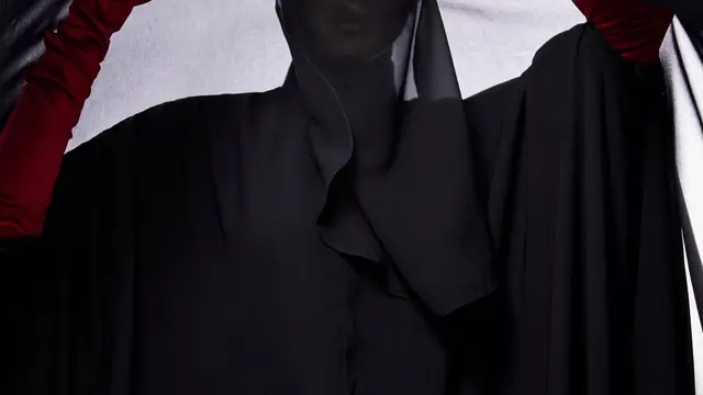 5 Pesona Olla Ramlan Kenakan Outfit Serba Hitam, Karismatik Abis  (credit: instagram/ollaramlan)