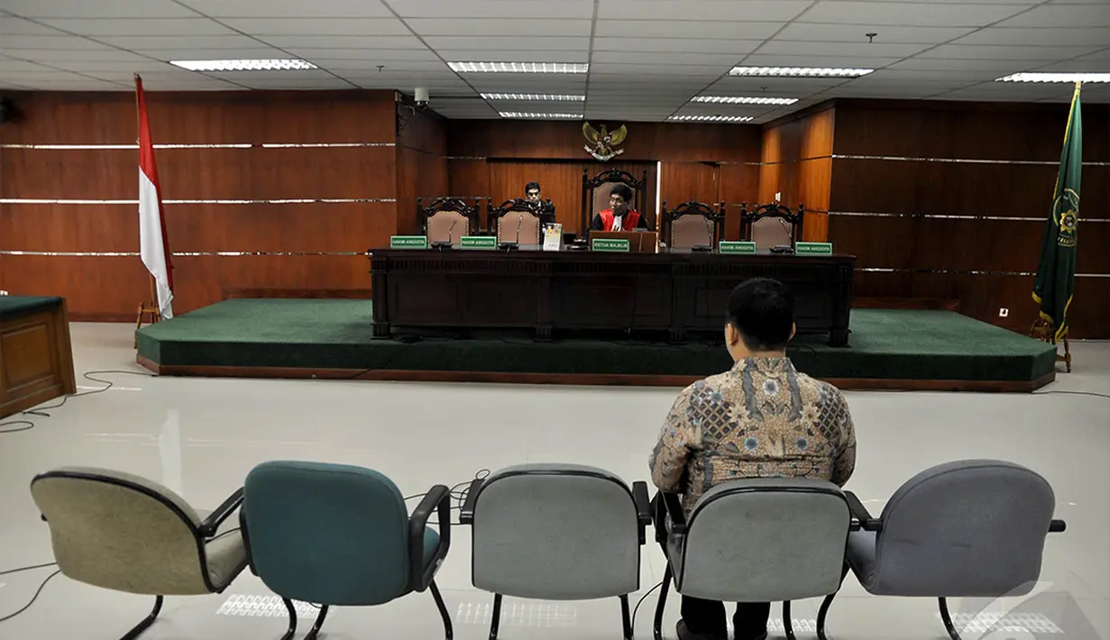 Sidang vonis Teddy Renyut ditunda karena Hakim Ketua Artha Theresia sedang dinas di luar kota, Pengadilan Tipikor, Jakarta, Senin (27/10/2014). (Liputan6.com/Miftahul Hayat)