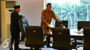 Menteri Dalam Negeri Tjahjo Kumolo menggelar pertemuan dengan Ketua DPR Ade Komaruddin di Kompleks Parlemen, Senayan, Jakarta, Rabu (16/11). Pertemuan tersebut membahas Rancangan Undang-undang Pemilihan Umum (Pemilu). (Liputan6.com/Johan Tallo)