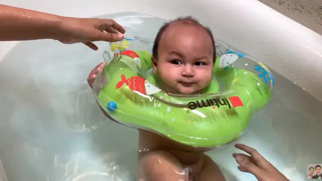7 Momen Kiano Tiger Wong Berenang, Ekspresinya Bikin Gemas