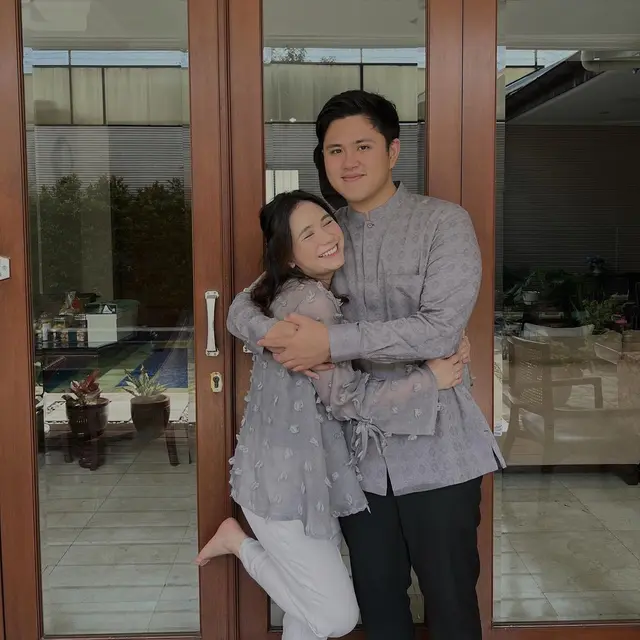 6 Potret Ashilla Eks Blink dan Suami Usai Menikah, Terlihat Bak Pasangan ABG