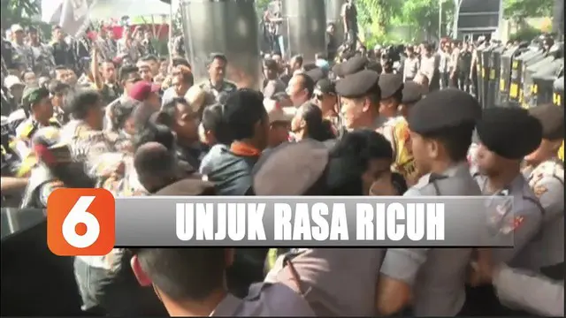 Detik-Detik Unjuk Rasa di Gedung KPK Berakhir Ricuh