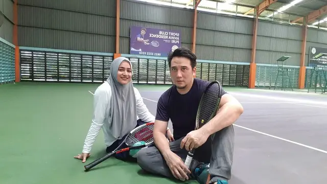 24 Tahun Berkeluarga, Ini 6 Potret Harmonis Tengku Firmansyah dan Cindy Fatikasari
