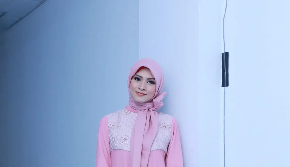 Donita, ibu satu anak berusia 27 tahun itu berharap saat menjalankan ibadah puasa Ramadan, ASI tidak berkurang. Agar bisa terus menjalankan puasa. (Galih W. Satria/Bintang.com)