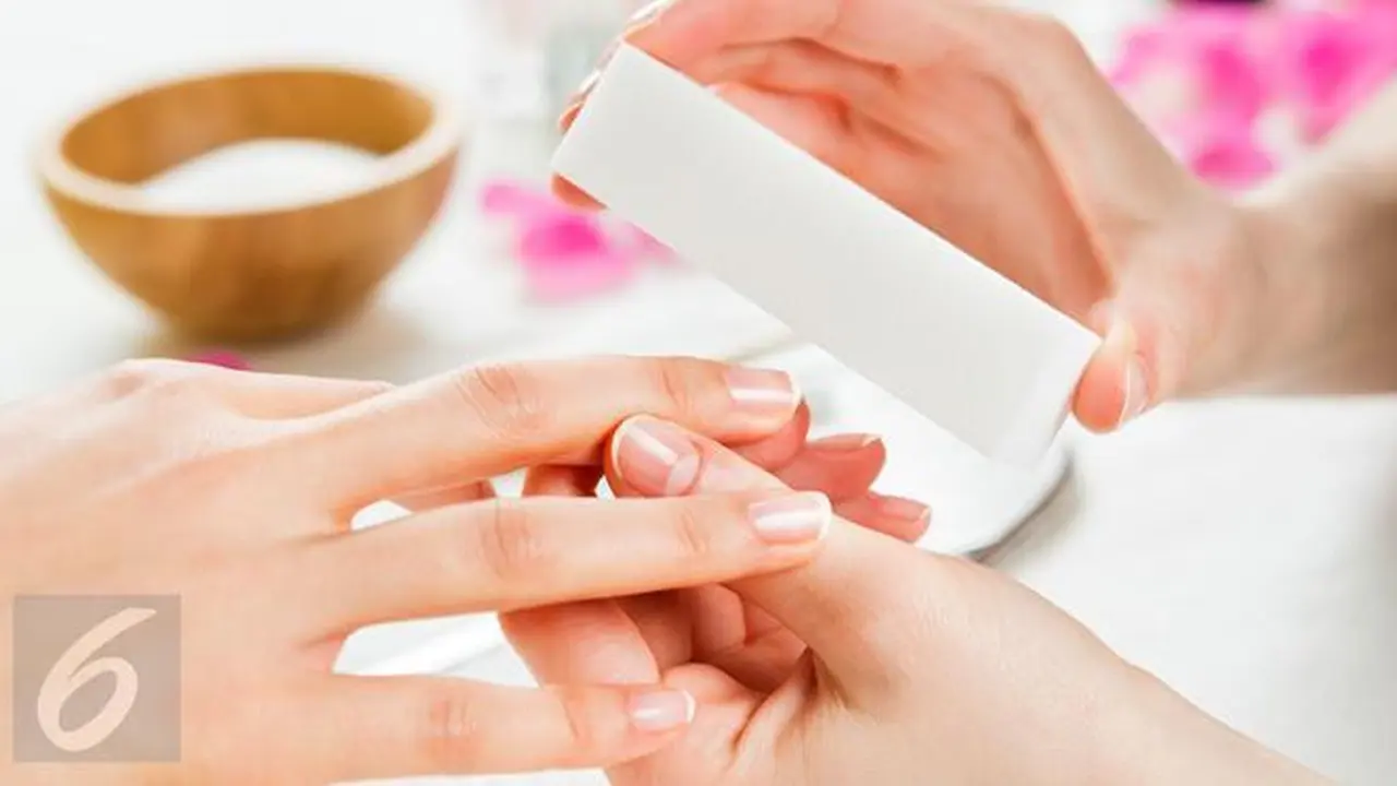 Begini Cara Pamer Hasil Manicure agar Terlihat Instagramable
