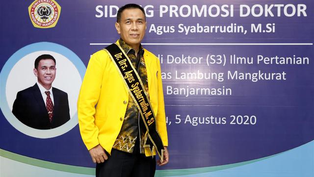 Raih Gelar Doktor Dirut Bank Kalsel Gagas Model Pembiayaan Di Kawasan Kumuh News Liputan6 Com