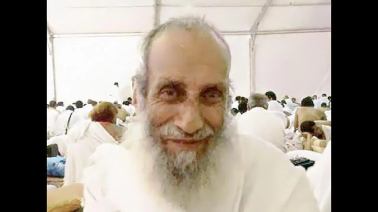 Rekor! Imam Masjid Berusia 80 Tahun Naik Haji 60 Kali Islami