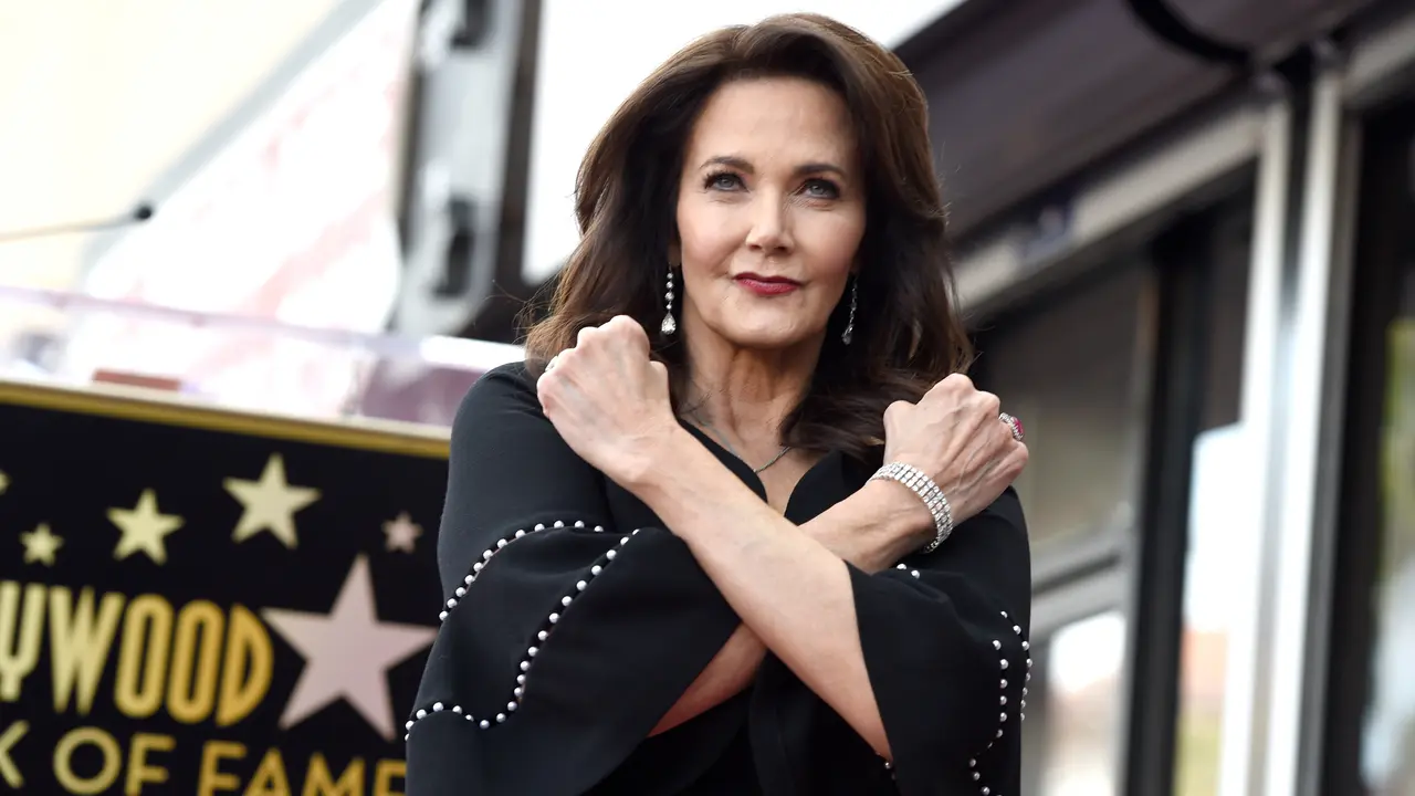 Aktris Wonder Woman Tahun 70-an Dianugerahi Hollywood Walk of Fame
