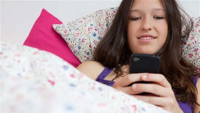 Ingin Tidur Pulas? Jangan Bawa Smartphone ke Tempat Tidur