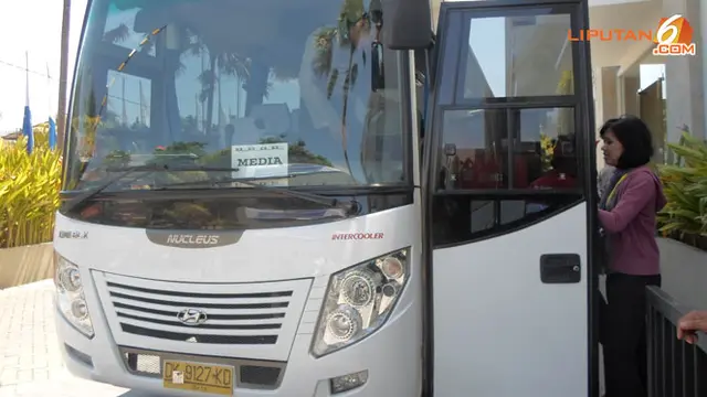 multipage-bus-apec-131004a-i2.jpg