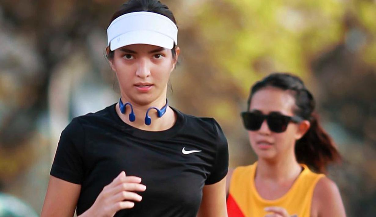 Bahkan, dirinya terus meningkatkan kemampuan fisik demi bisa mengikuti ajang lari marathon. Tentu saja, perjuangan Nia Ramadhani untuk bisa ikut maratahon tidaklah mudah. (Liputan6.com/IG/@ramadhaniabakrie)